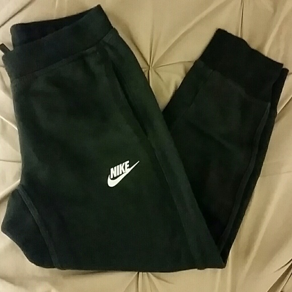 Nike Pants - Nike crop sweats sz S